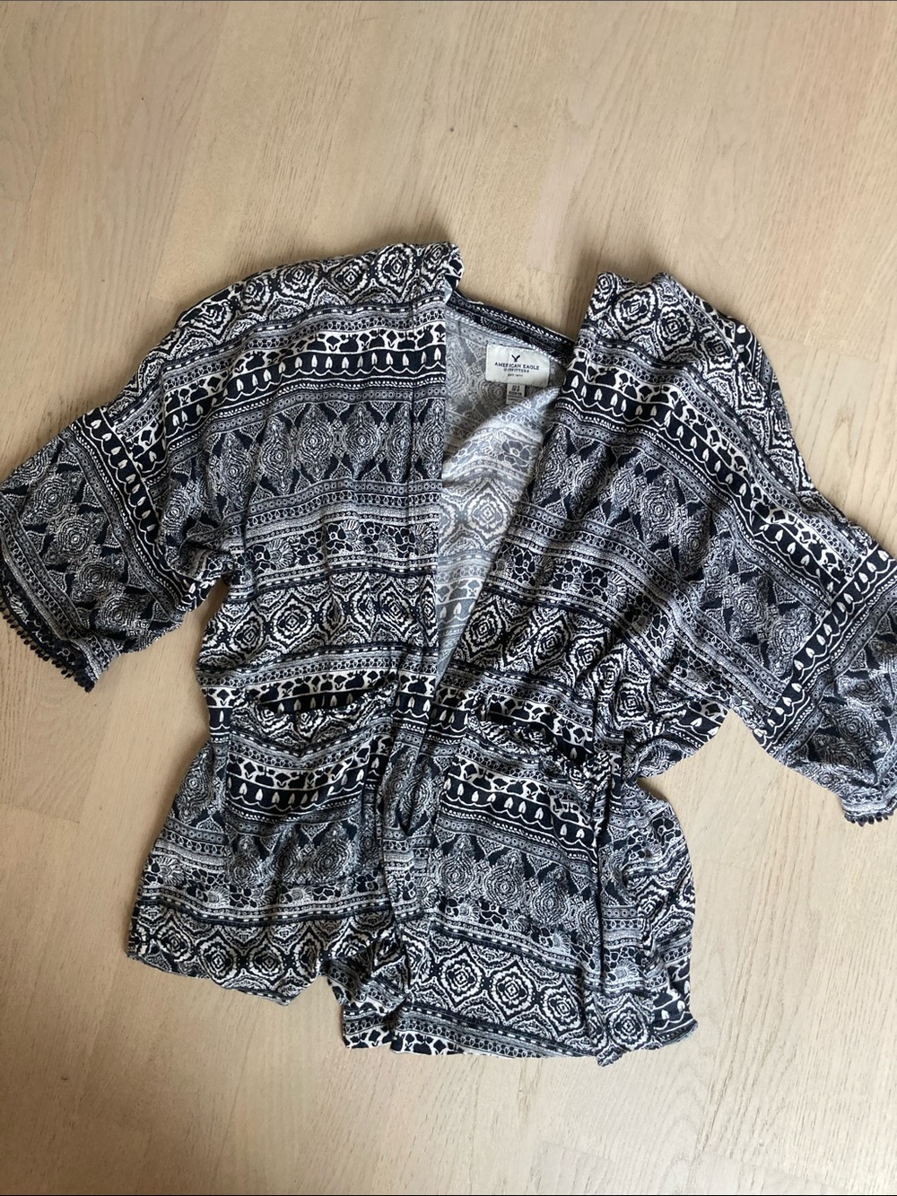 American Eagle Outfitters Black and White Printed shawl